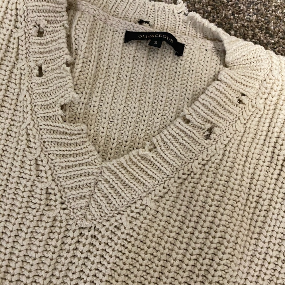 Distressed sweater - Picture 3 of 3